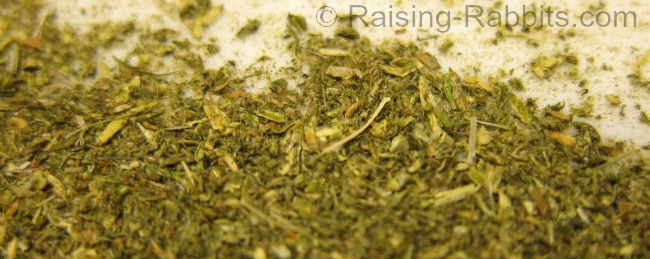 Facts about rabbits - This pelleted feed contains very adequate hay pieces (Pfau)